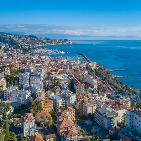 Jolie Sur La - Petit With Shared Pool - Happy * Sanremo